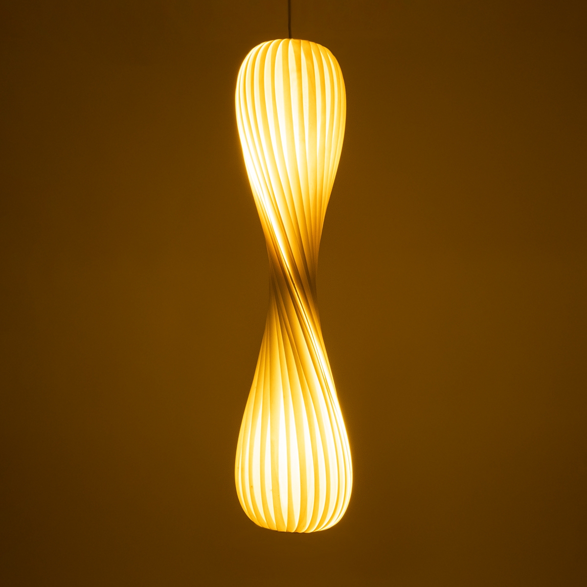 globostar-praia-02316-moderno-kremasto-fotistiko-orofis-monofoto-1-x-e27-ac220-240v-ip20-f25-x-i112cm-bez-leuko-lepto-fillo-xilou-plegma-5-hronia-egiisi
