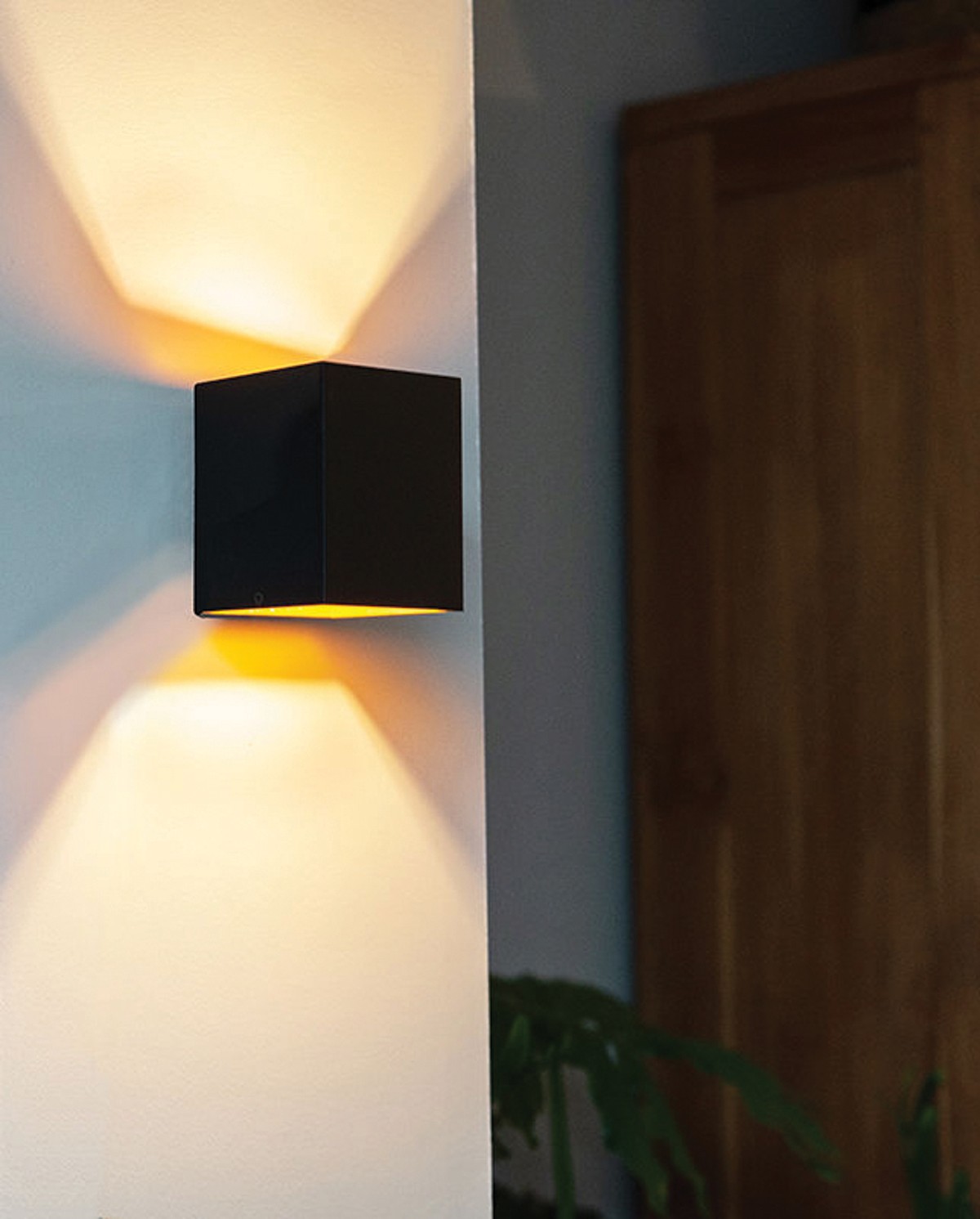 vk-03073wa-bgd-fotistiko-tihou-alouminiou-up-down-220-240v-g9-max-42w-ip20-825x102cm-mauro-hriso