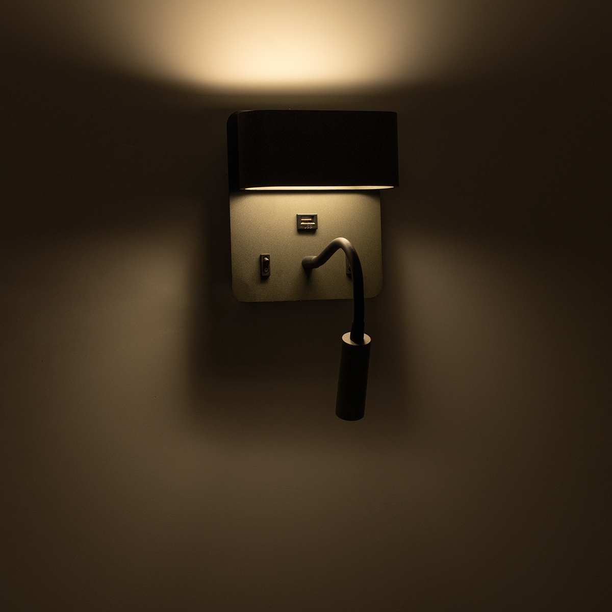 globostar-ibis-61369-moderno-fotistiko-tihou-aplika-xenodohiou-bed-side-led-10w-1100lm-36-